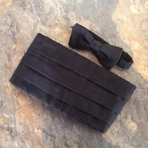 Vintage Black Satin Cummerbund and Bow Tie - Picture 2 of 2